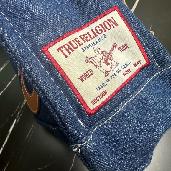 True Religion crossbody Bag - Picture 4 of 8